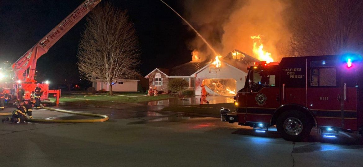 ffa8d39c-5283-4ad6-ba60-6f31d72900c1-De_Pere_fire_